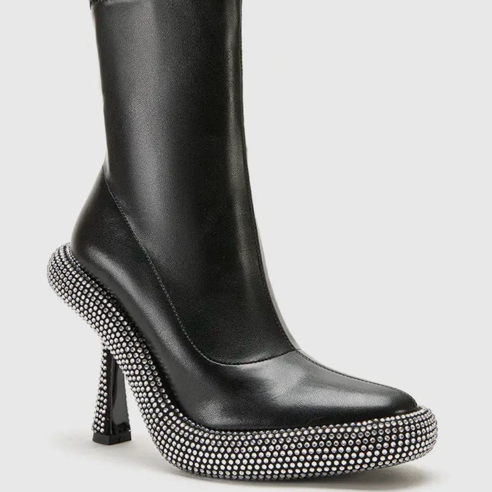 Elegant Black Studded Women's Boots